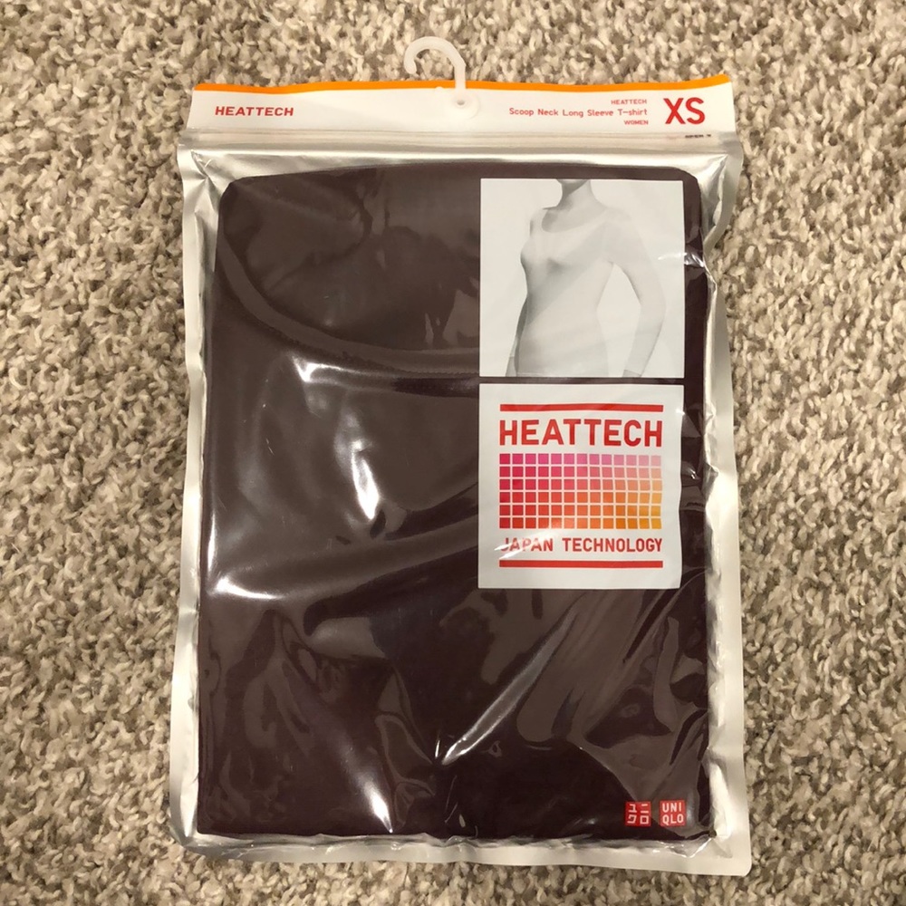 Uniqlo Heattech Scoop Neck Long Sleeve T-shirt